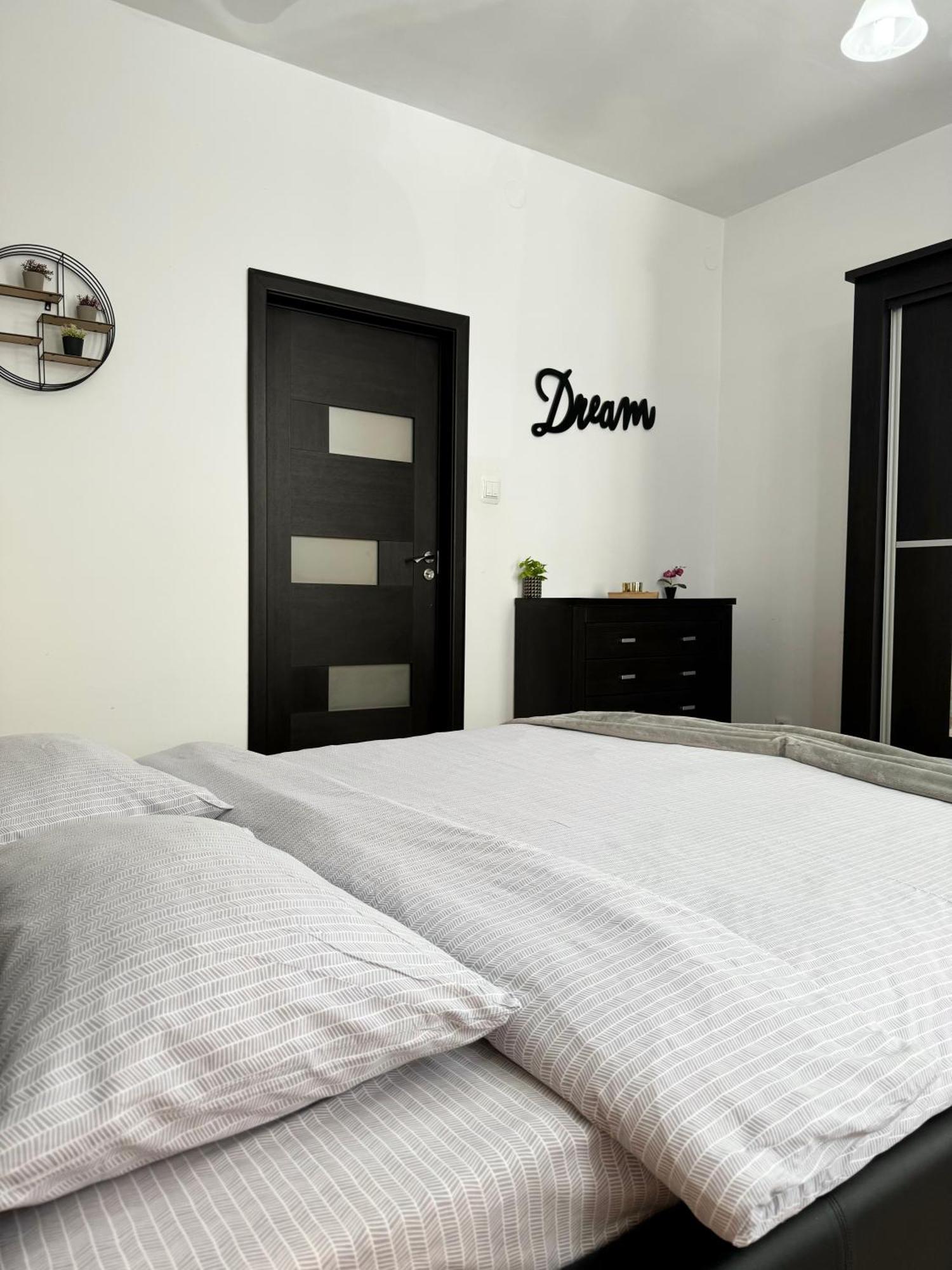 Ada'S Luxury Apartament&Studio - Old City Brassó Kültér fotó